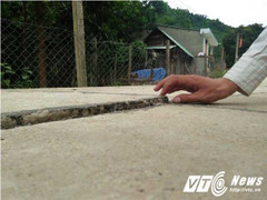 800 mét đường đầu tư hơn 2 tỷ, dùng 7 tháng đã hỏng