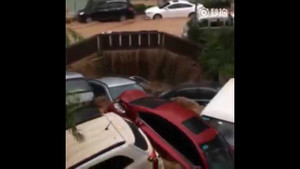 Những hình ảnh không tin nổi về trận mưa lũ kỷ lục ở Trung Quốc