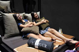 Bên trong rạp chiếu phim giường nằm đầu tiên ở Việt Nam có gì?