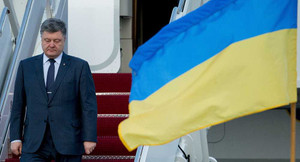 Tổng thống Ukraine bị chế nhạo trên mạng xã hội vì đi tất thủng