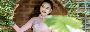 Hot girl Hà thành gợi cảm trong tà áo dài truyền thống