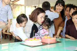 Maya được tổ chức sinh nhật khi đi từ thiện