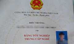 Lộ diện người đứng sau đường dây làm bằng trung cấp giả giá 7 triệu đồng