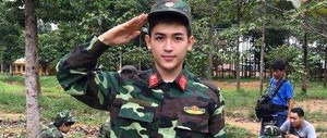 Chân dung chàng trai mặc quân phục 'đốn tim' bao cô gái