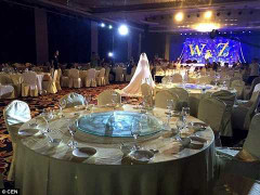 Cô dâu chú rể thuê siêu xe, đặt 100 mâm cưới không có ai tới dự