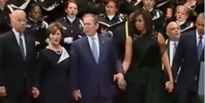 Cựu Tổng thống Bush nhún nhảy trong đám tang