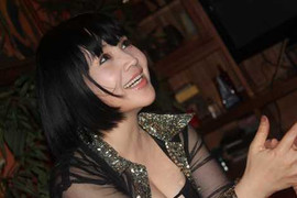 NSND Lan Hương: Hai đời chồng đều làm 'vợ lẽ' và những bí mật giấu kín