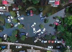 Xót xa siêu xe 'chết đuối' trong mưa ngập