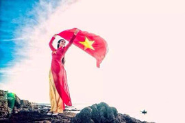 Ngôi sao, thần tượng, và hình tượng chữ U đứt 9 khúc