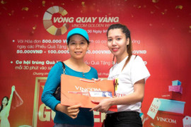 Người tiêu dùng 'sốc' khi Vincom giảm giá 'khủng' hơn 60.000 mặt hàng hiệu