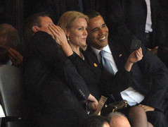 Những scandal ứng xử khiến các nhà lãnh đạo thế giới 'muối mặt'