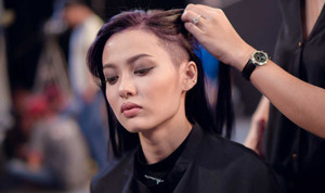 Bông hồng lai 1m54 thấp kỷ lục của Top Model khóc thét vì bị cạo đầu