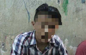 Thiếu niên lê lết bên vệ đường sau khi bị chủ quán game chích roi điện suốt 5 tiếng