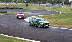 Trải nghiệm 30 xe sang Mercedes-Benz tại sự kiện MBDA 2016