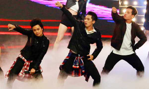 Tronie lần đầu tiên thể hiện bản hit của nhóm 365 sau 3 năm rời nhóm