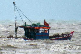 Bão số 1 nhấn chìm 3 thuyền trên vùng biển Nam Định