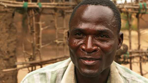 'Linh cẩu' nhiễm HIV được trả tiền để phá trinh bé gái