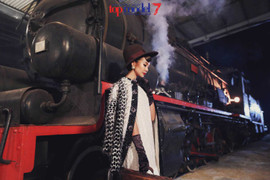 Thanh Hằng hoá quý cô thập niên 1960 sang trọng, quyến rũ