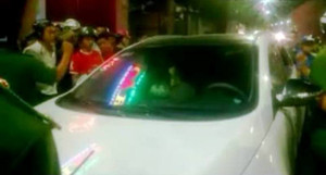 Tin mới vụ trăm người vây bắt tài xế tông bà bầu rồi bỏ chạy