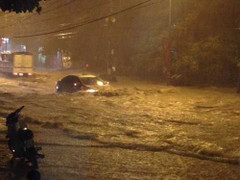 Diễn biến mới nhất bão số 2: Quảng Ninh, Lạng Sơn bắt đầu mưa to