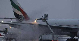 Clip: Máy bay chở 275 người bốc cháy ngùn ngụt ở Dubai