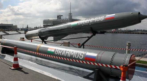 Ấn Độ triển khai 100 'sát thủ diệt hạm' BrahMos quây Trung Quốc