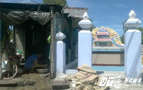 Mục sở thị cảnh dựng nhà trong nghĩa địa 'sống cùng' người chết