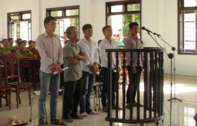 Lâm tặc bắt trói, hành hung dã man kiểm lâm viên