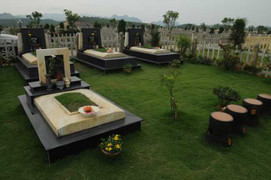 Tháng Ngâu: Đại gia bỏ tiền tỷ tìm đất chôn mình