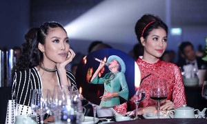 Phạm Hương – Lan Khuê say đắm lắng nghe Hồ Ngọc Hà hát