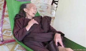 Ly kỳ bà lão trăm tuổi ở Bến Tre biết trước ngày giờ qua đời