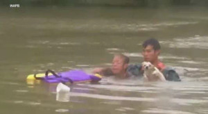 Thanh niên gốc Việt cứu người gặp nạn trong lũ được báo Mỹ ngợi ca