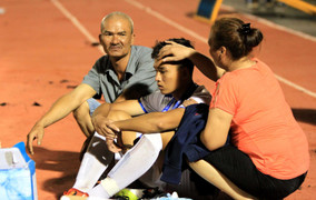 U17 Quốc gia: Cầu thủ U17 Hà Nội T&T bật khóc nức nở