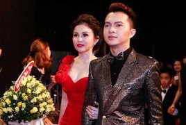 Nam Cường trốn vợ mới cưới, sánh đôi bên 'gái lạ'