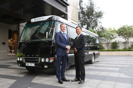 Khám phá xe khách limousine siêu sang