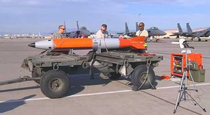 Mỹ dùng siêu bom để đối phó Trung Quốc ở Biển Đông?