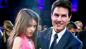 Quá sùng đạo, Tom Cruise cắt đứt quan hệ với con gái Suri