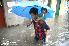 Trực tiếp: Bão số 3 Thần Sét đổ bộ, miền Bắc chìm trong mưa lũ