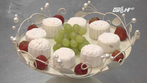 Cách làm bánh trung thu trái cây dẻo thơm, lạ miệng mùa trung thu