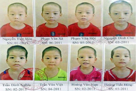 Hình ảnh 8 bé trai sinh năm 2011 bị bán sang Trung Quốc