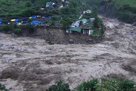 Lũ trên các sông đang lên nhanh, báo động nguy cơ ngập úng toàn miền Bắc