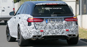 Choáng ngợp với Mercedes-AMG E63 Black Series