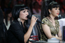 Phương Thanh bình tĩnh khi bị Trang Nhung 'nhà trăm tỉ' 'bật lại' trên ghế nóng