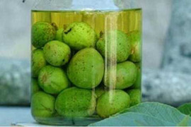 Điều kì diệu xảy ra khi uống rượu ổi mỗi ngày