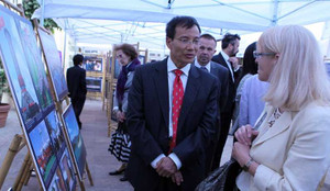 Triển lãm ảnh và tuần phim 'Vẻ đẹp Biển đảo và Quê hương Việt Nam 2016' tại Hungary