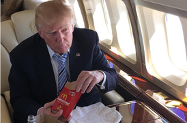 Chê Clinton 'yếu như sên', Trump có thực sự khỏe mạnh?