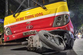 Xác định danh tính nạn nhân bị xe buýt đâm chết ở Hà Nội