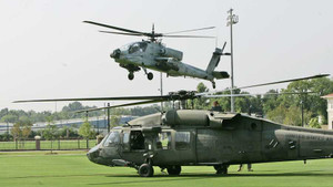 Trực thăng vũ trang Apache, Black Hawk xả đạn xối xả trong tập trận ở Đài Loan