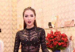 Ngọc Loan The Face mặc hở bạo, bước xuống từ xe sang