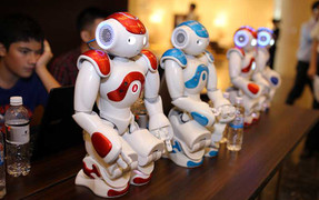 Sắp có robot dạy học tiếng Anh cho trẻ em Việt Nam